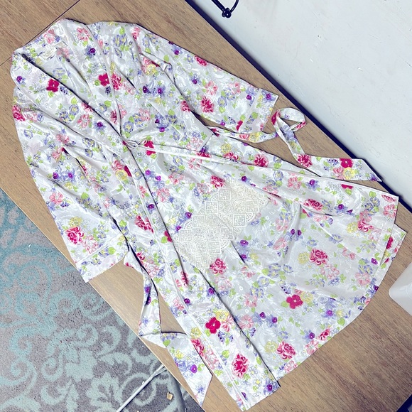 Victoria’s Secret great shape vintage gold label nighty robe matching set - Picture 4 of 15